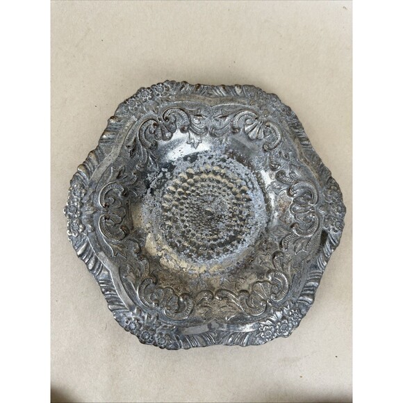 3 VTG Ornate Embossed Metal Trinket Dish 4.5” Floral Scroll Baroque Jewelry Tray - Picture 5 of 11